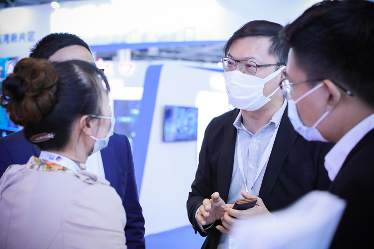 仲利國際亮相上海金洽會，展示金融服務理念